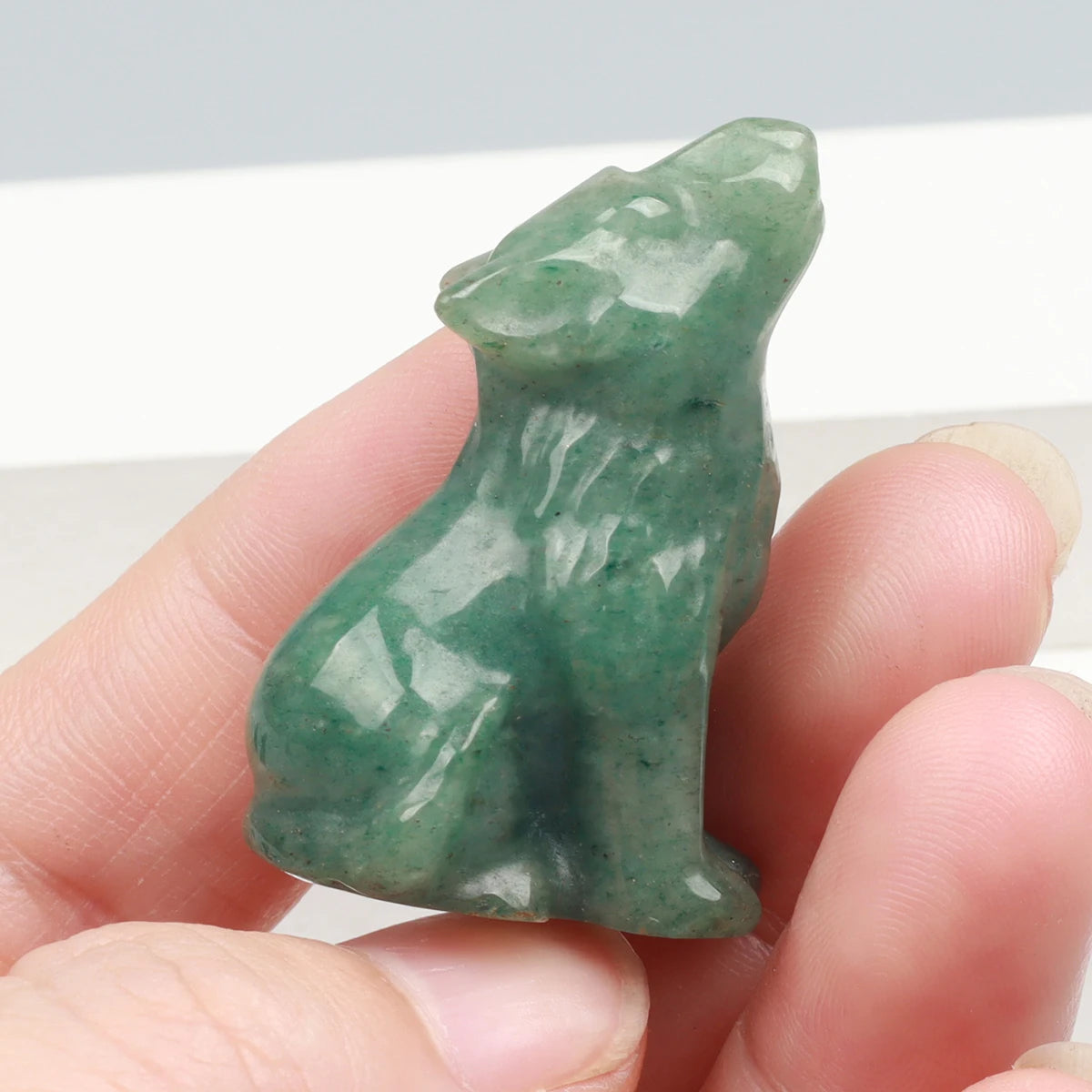 Crystal Howling Wolf Figurines – Hand-Carved Natural Stone Animal Wolves Figures for Chakra Energy Healing & Home Décor