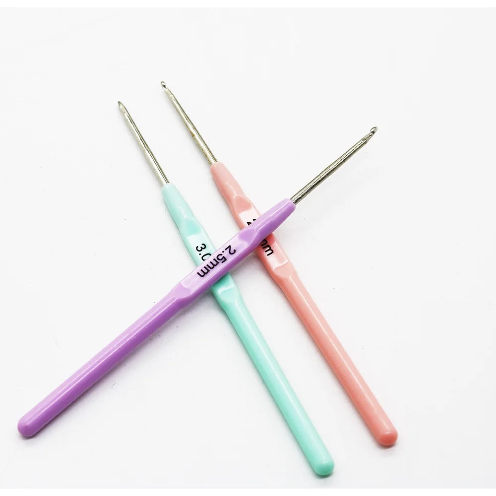 3‑Pack Crochet Hook Set – Soft-Grip Plastic Handles, Perfect for DIY Crafts & Gifts - Pastel Colours