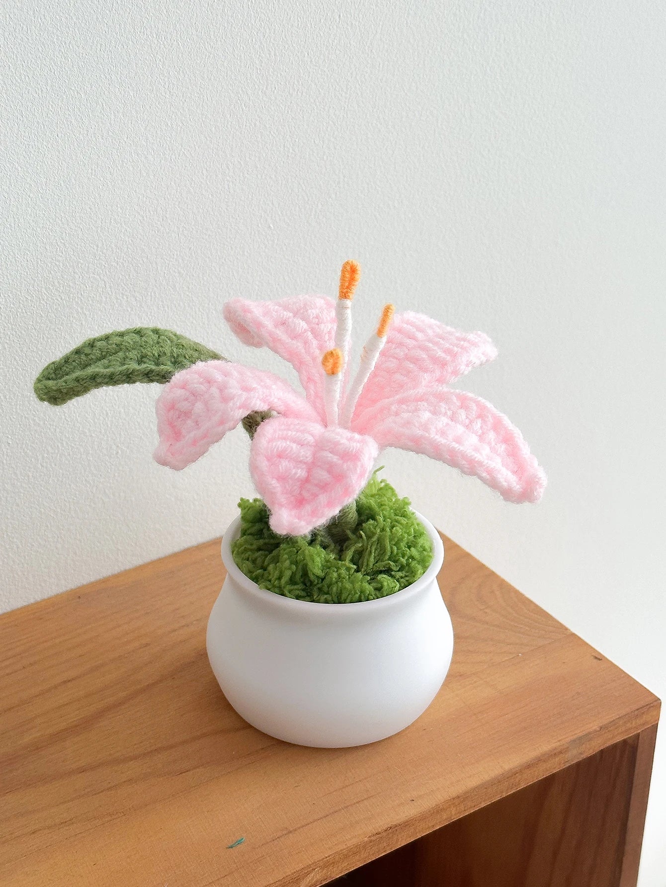Knitted Crochet Lily Flower Potted Woven Flowers Pot Gift