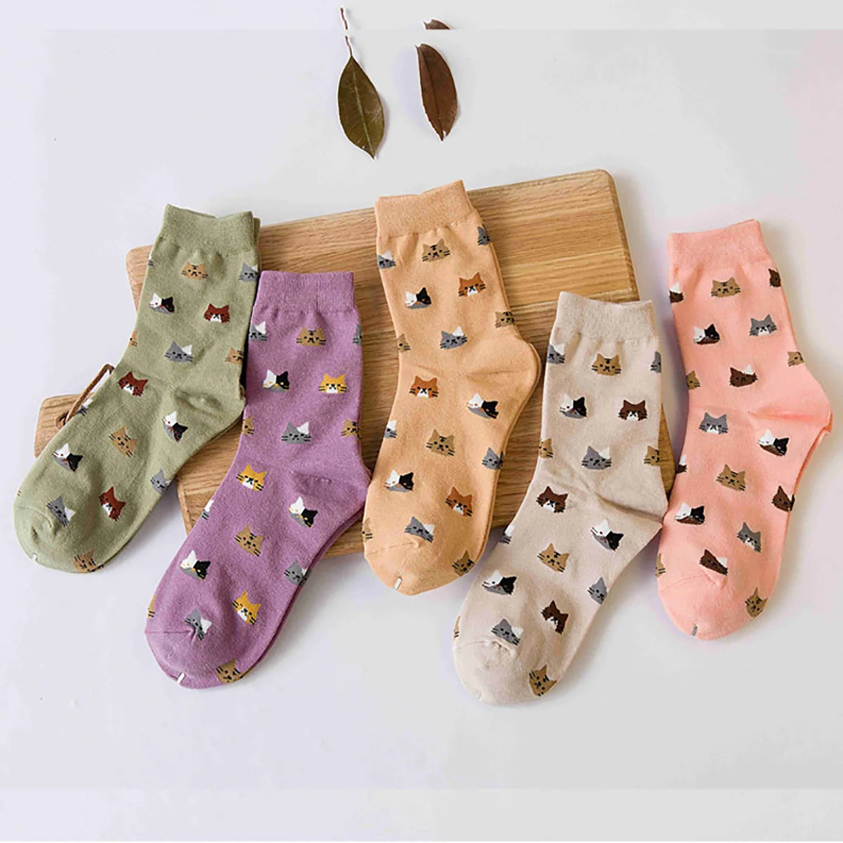 5 Pairs Women’s Cat Print Socks – Cute & Comfy Mid-Tube Socks for Everyday Wear