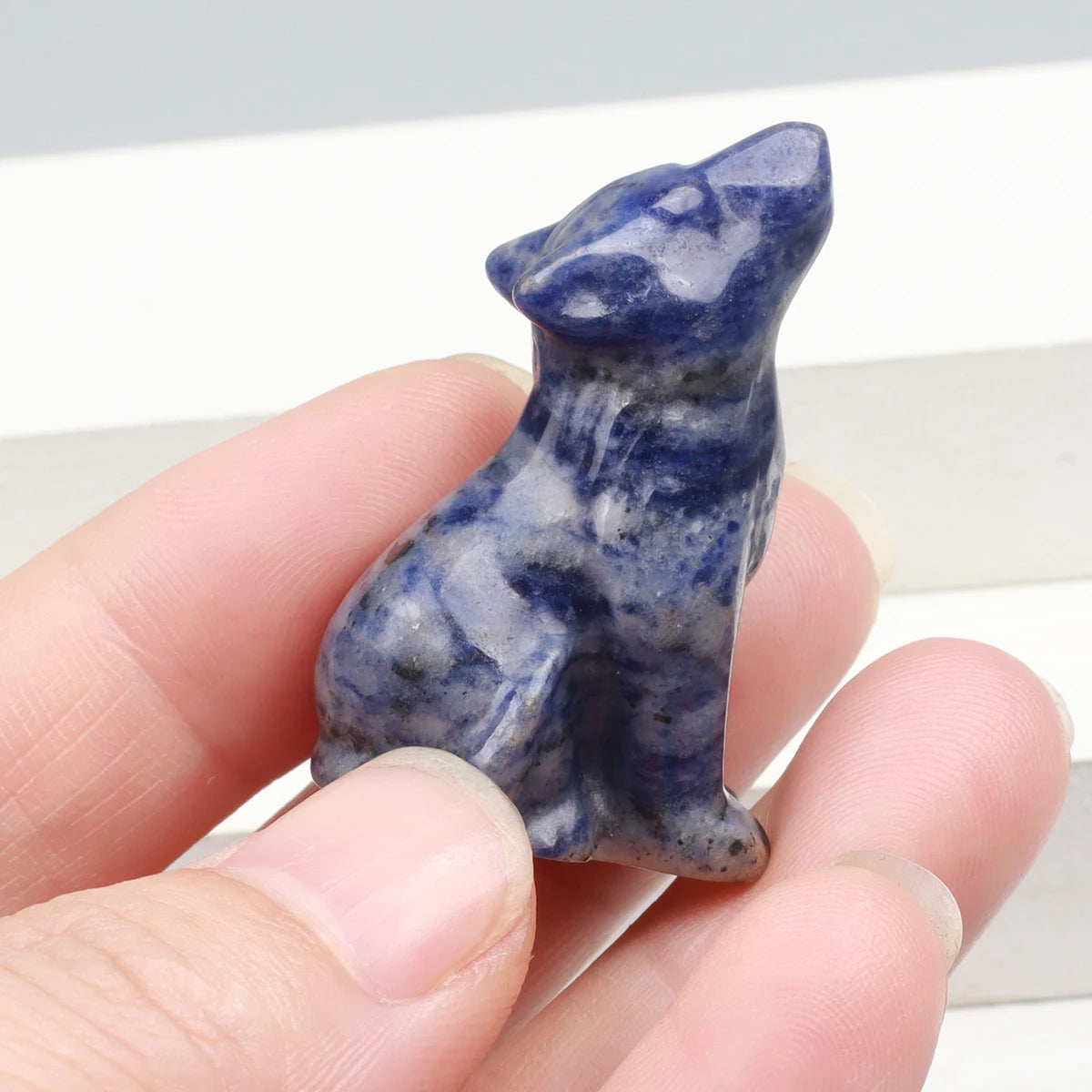 Crystal Howling Wolf Figurines – Hand-Carved Natural Stone Animal Wolves Figures for Chakra Energy Healing & Home Décor