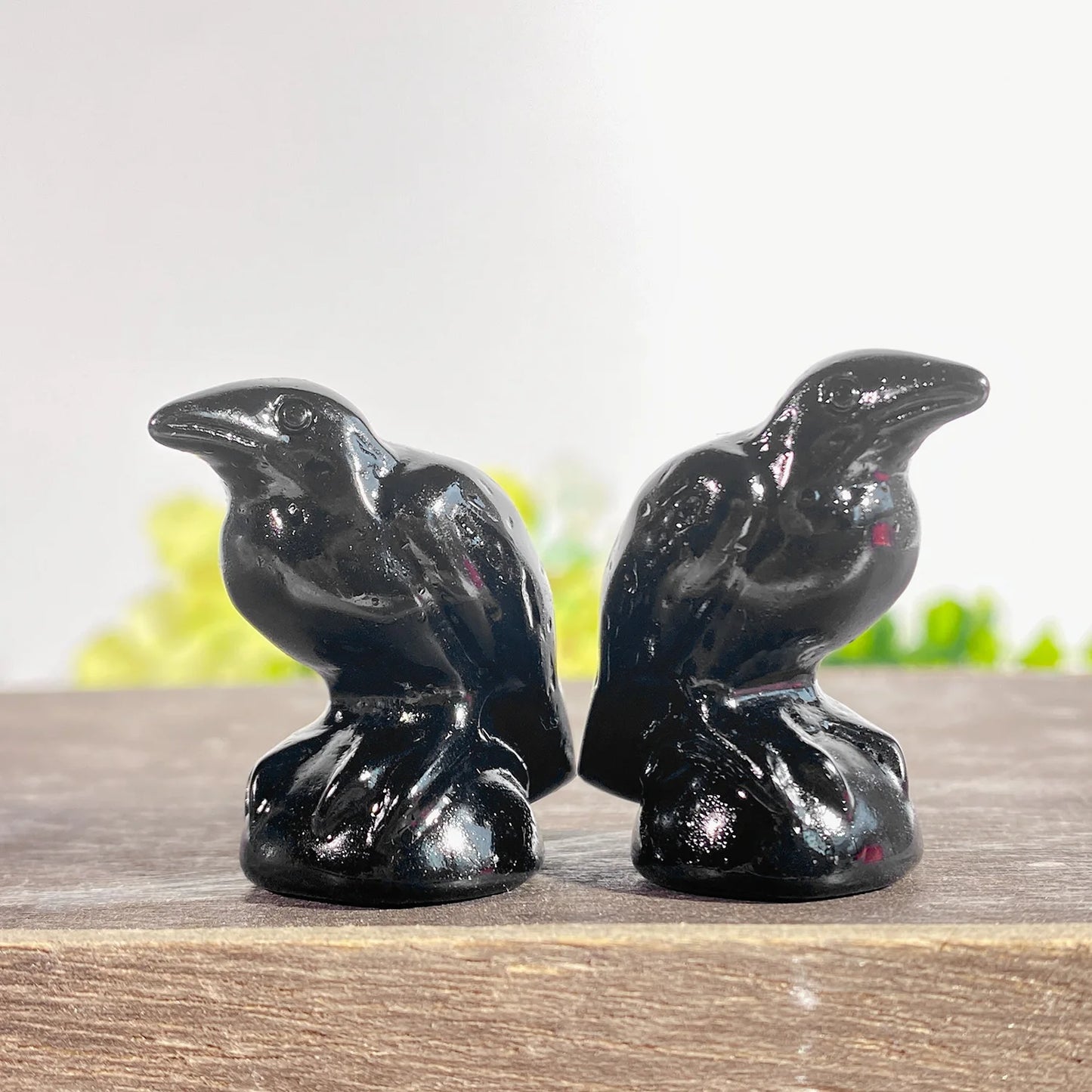 Obsidian Crystal Crow Figurine – Hand-Carved Natural Stone Animal Crow Figure for Chakra Energy Healing & Home Décor