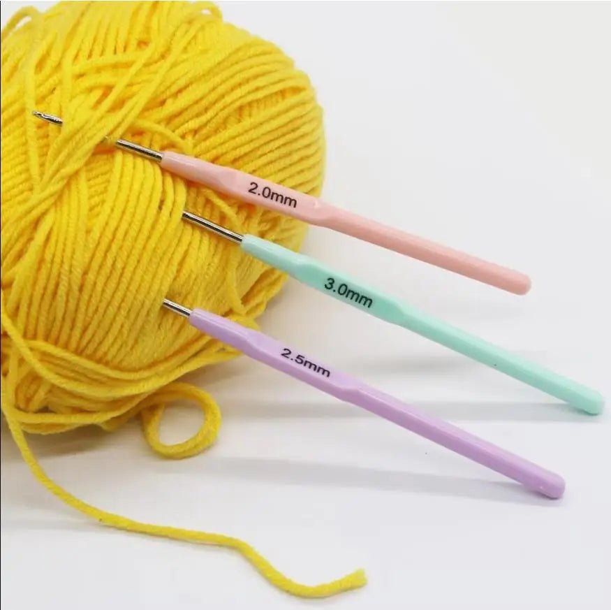 3‑Pack Crochet Hook Set – Soft-Grip Plastic Handles, Perfect for DIY Crafts & Gifts - Pastel Colours