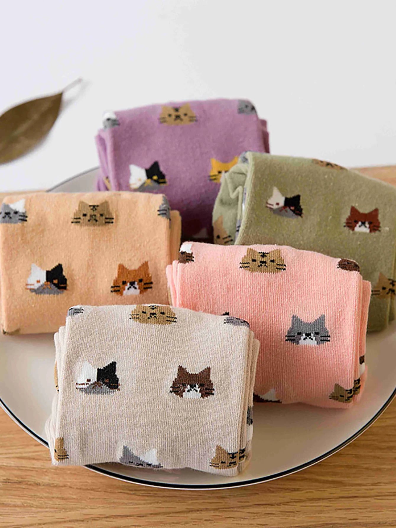 5 Pairs Women’s Cat Print Socks – Cute & Comfy Mid-Tube Socks for Everyday Wear