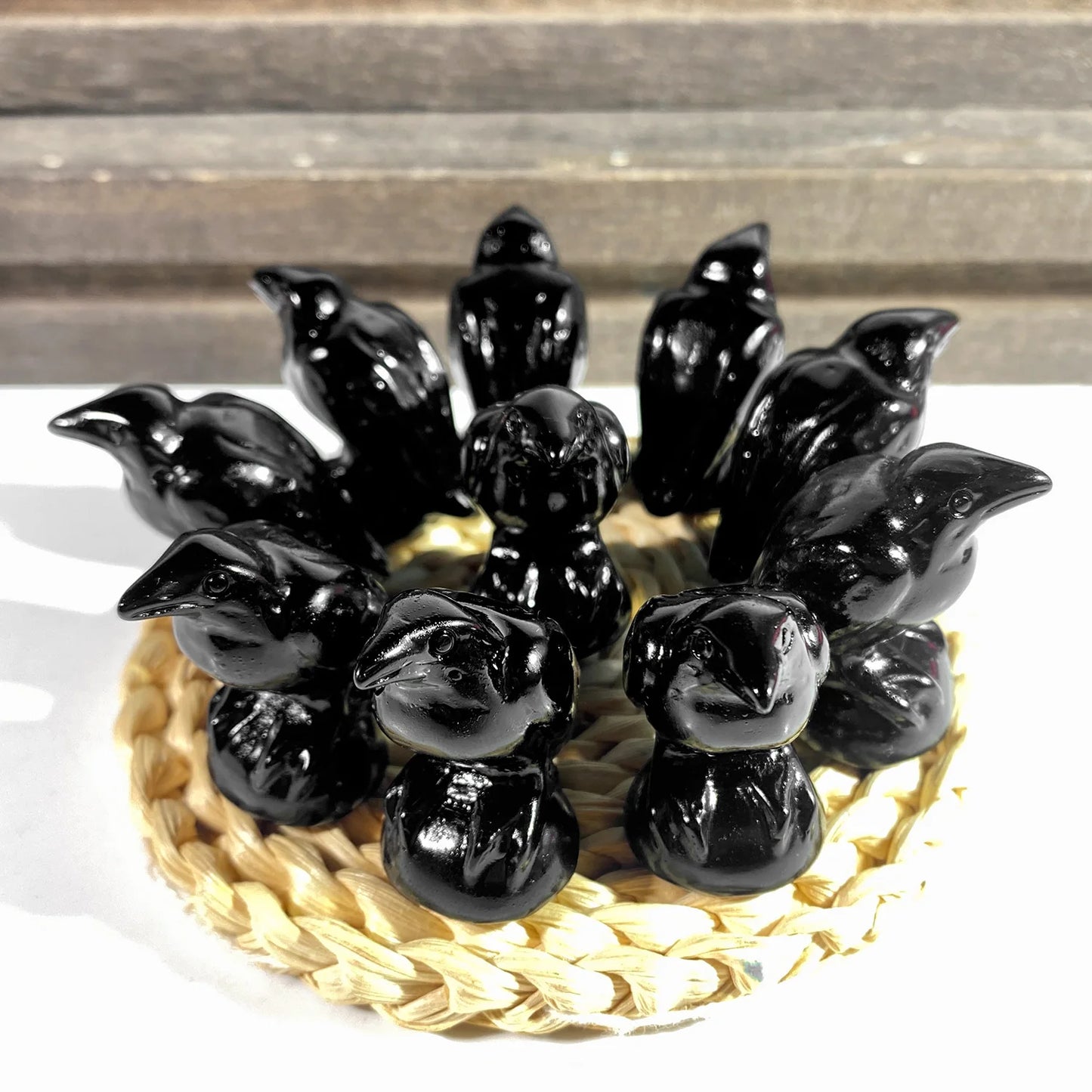 Obsidian Crystal Crow Figurine – Hand-Carved Natural Stone Animal Crow Figure for Chakra Energy Healing & Home Décor