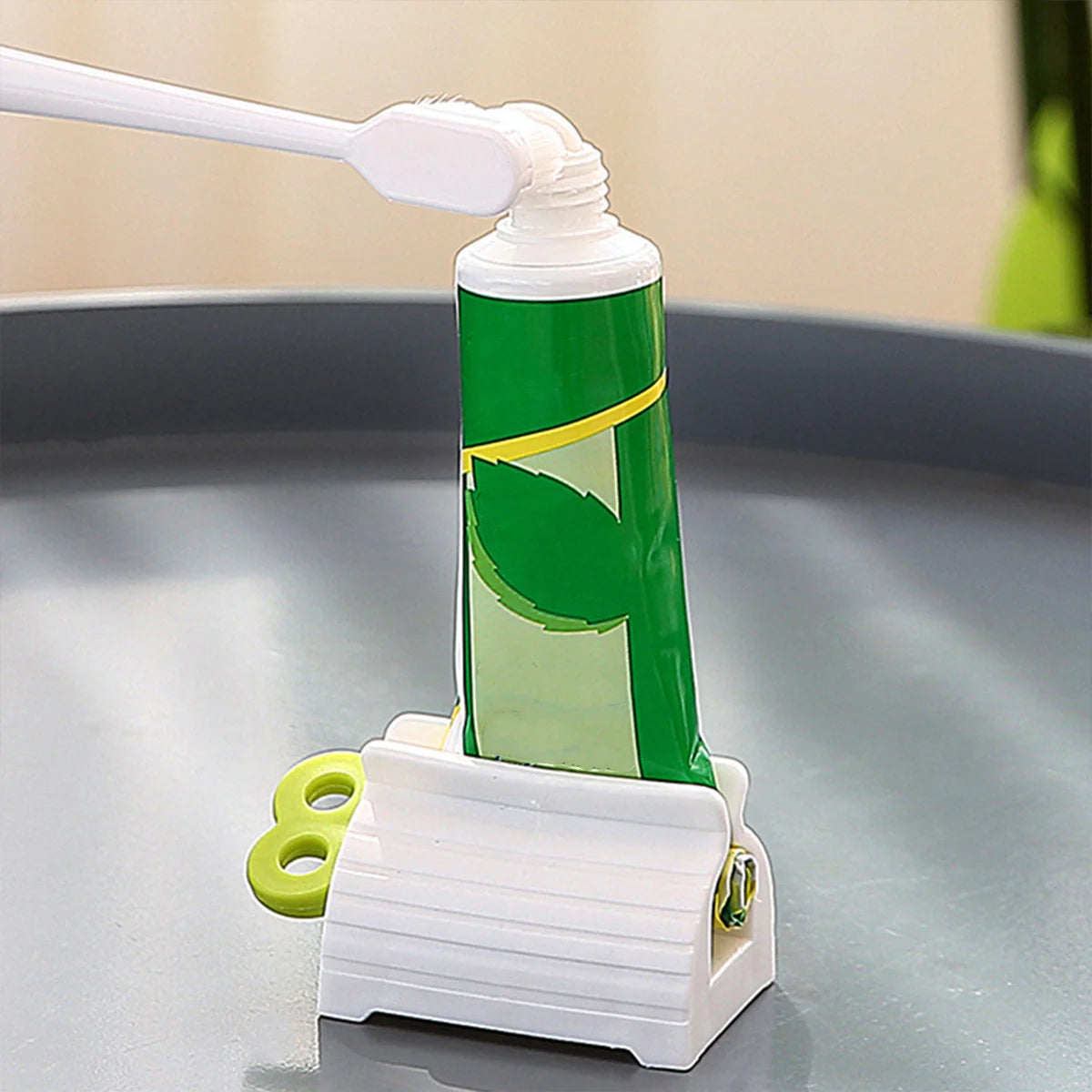 Toothpaste Tube Squeezer Gadget – Blue Red Green Roll-Up Tube Helper