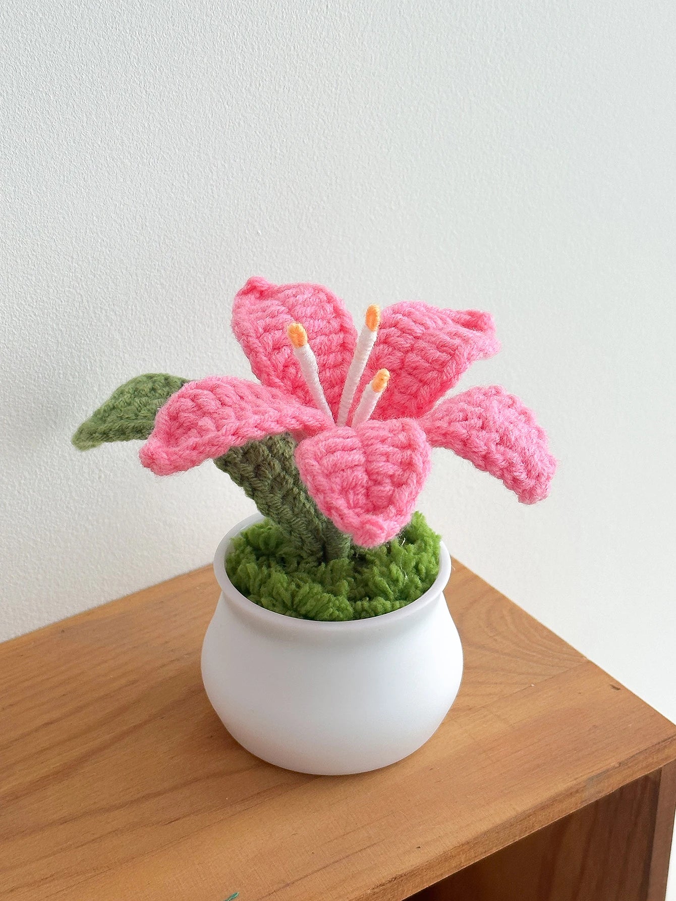 Knitted Crochet Lily Flower Potted Woven Flowers Pot Gift